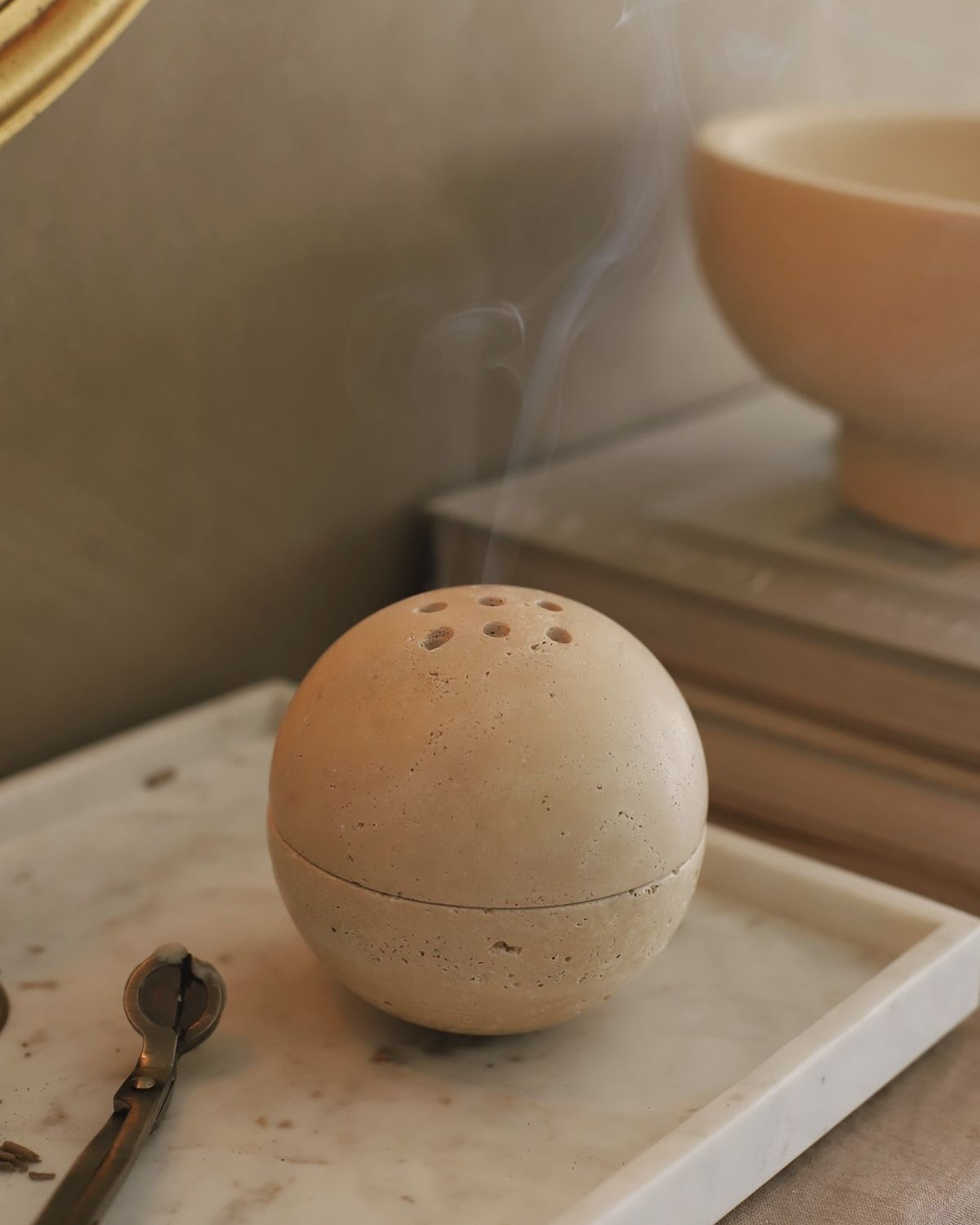 Porte-Encens en Marbre Naturel Beige – Élégance Artisanale pour Maison, Cuisine & Salon de Café