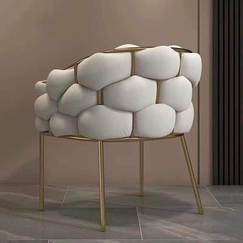 Chaise beige en velours capitonné – Design minimaliste pour salle à manger, coiffeuse ou restaurant – Structure bois blanc haute densité