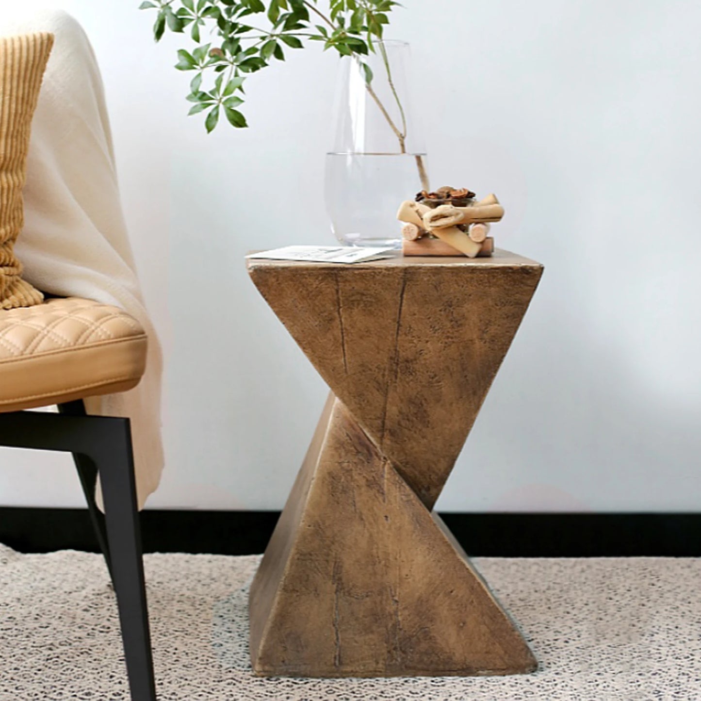 Table d’appoint en béton léger – Design géométrique moderne pour intérieur et extérieur – Petite table de chevet, bout de canapé ou table basse