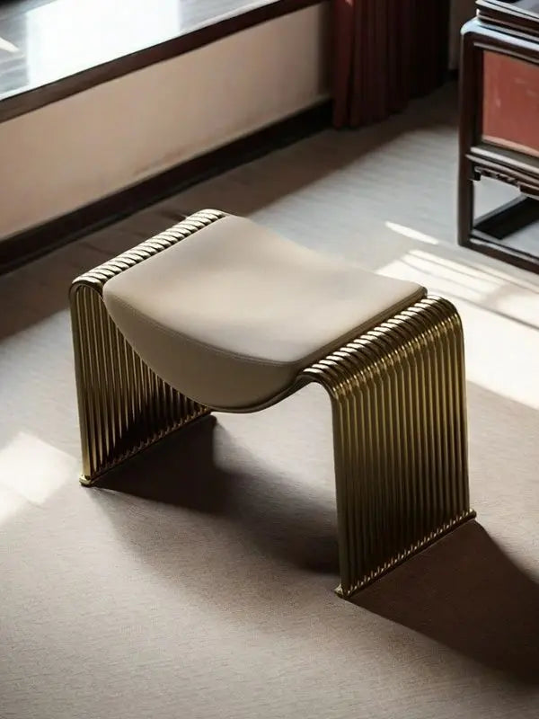 Tabouret d’entrée style luxe léger – Tabouret à chaussures pour chambre, salon ou coiffeuse – Pratique et élégant pour le foyer